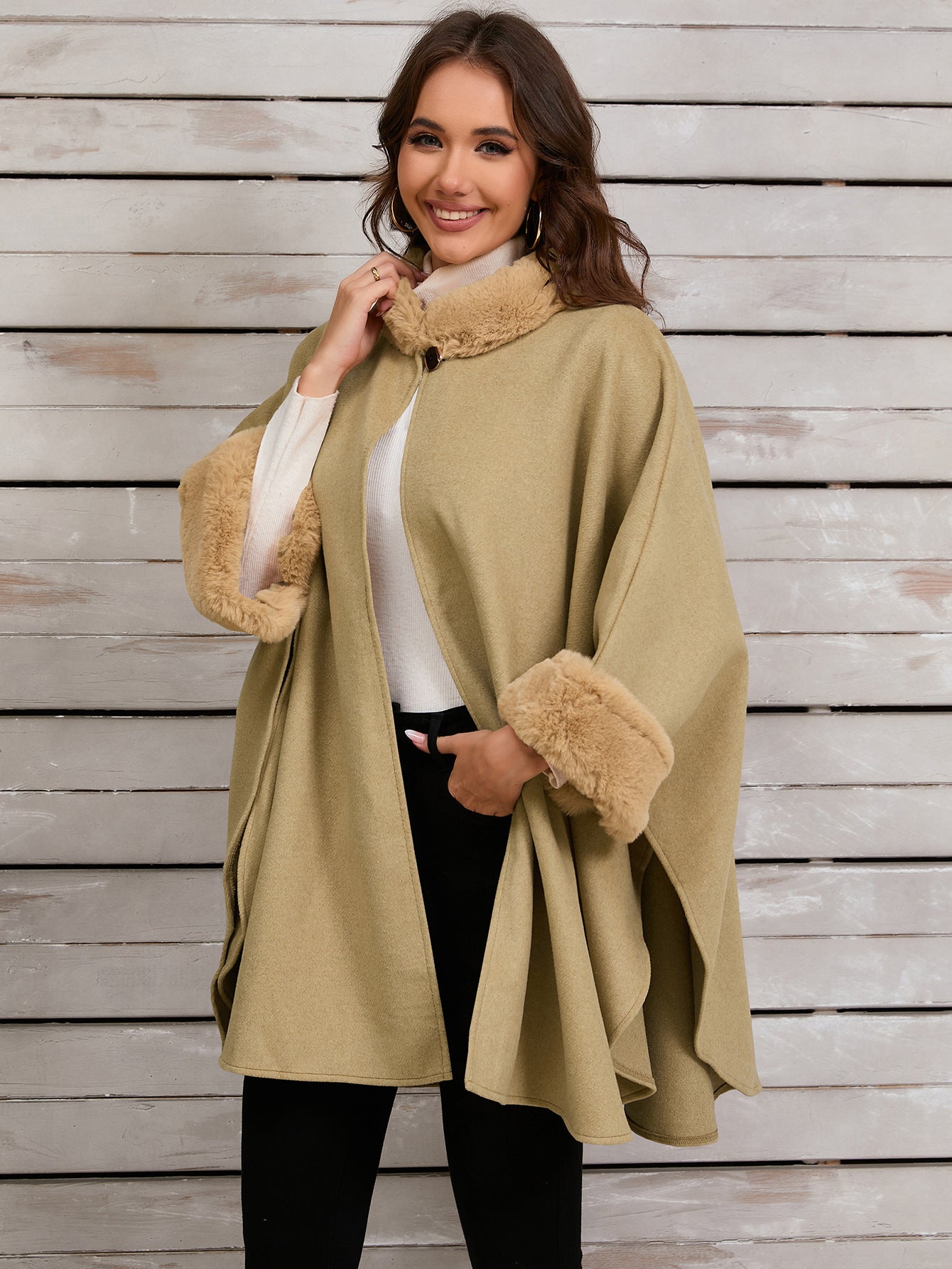 Elegant Poncho with Faux Fur Trim for Stylish Winter Evenings