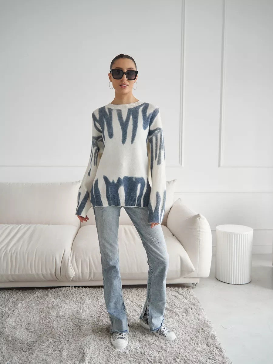 Women's oversized sweater - Modern print knitted sweater with round neckline